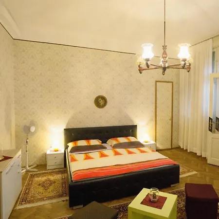 With A Parking Space - 7868