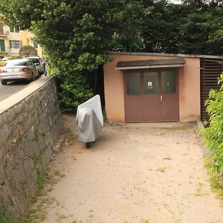 With A Parking Space - 7868 Abbazia